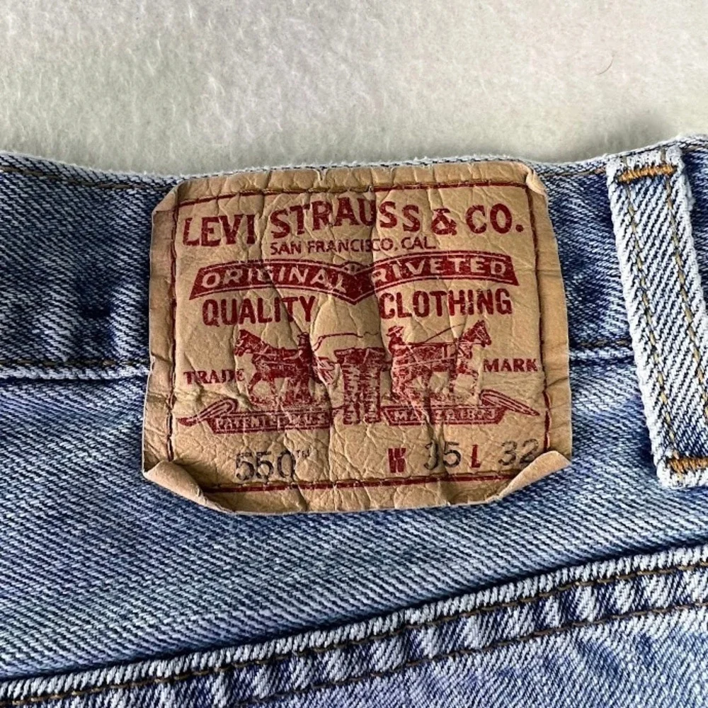 Levi's 550 Relaxed Fit Jeans‎ Mens 35x32 Blue Light Wash Good Tapered Leg Y2K